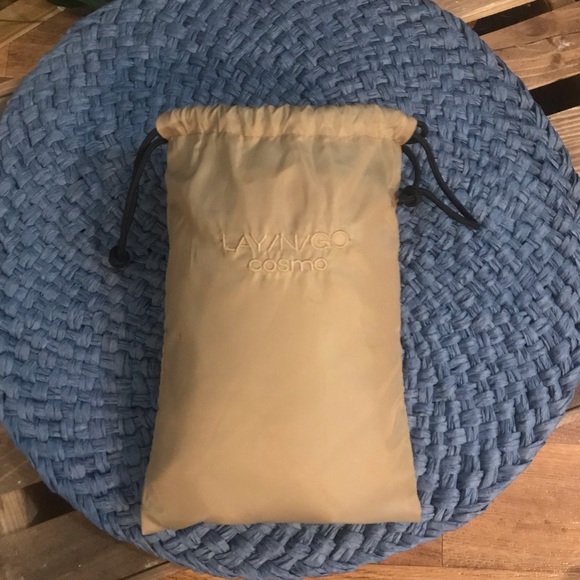 Lay N Go makeup bag with storage pouch champagne gold in color size 17” - Picture 3 of 8